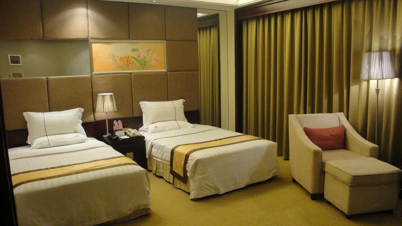 Harbour Metropolis Hotel ฝอซาน ภายนอก รูปภาพ