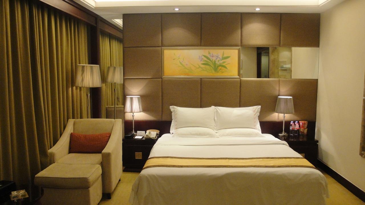 Harbour Metropolis Hotel ฝอซาน ภายนอก รูปภาพ