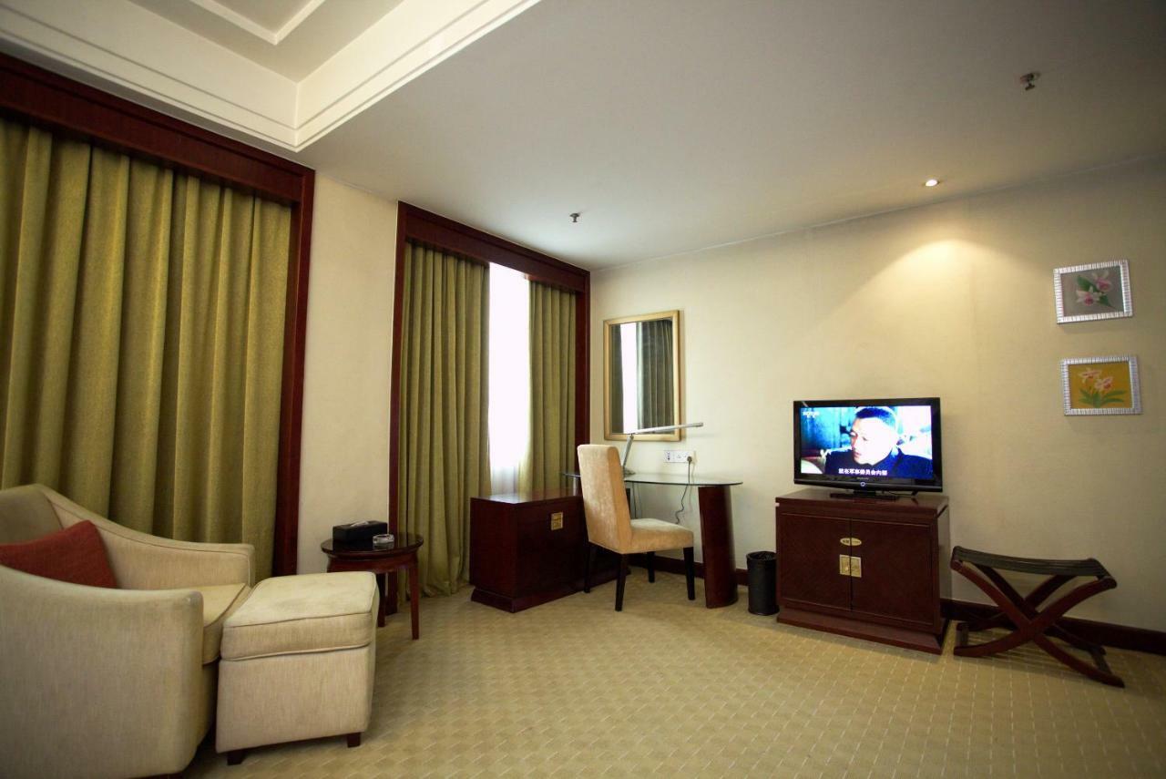 Harbour Metropolis Hotel ฝอซาน ภายนอก รูปภาพ