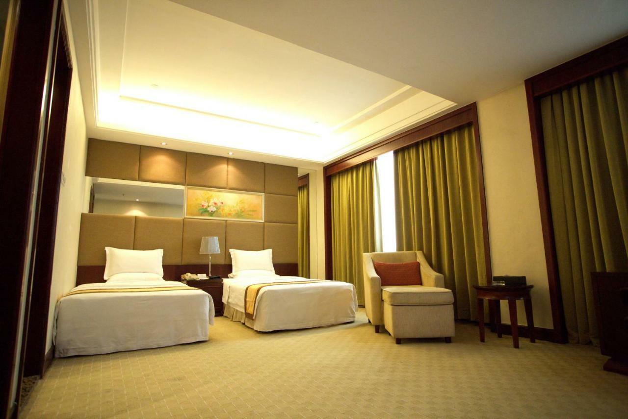 Harbour Metropolis Hotel ฝอซาน ภายนอก รูปภาพ