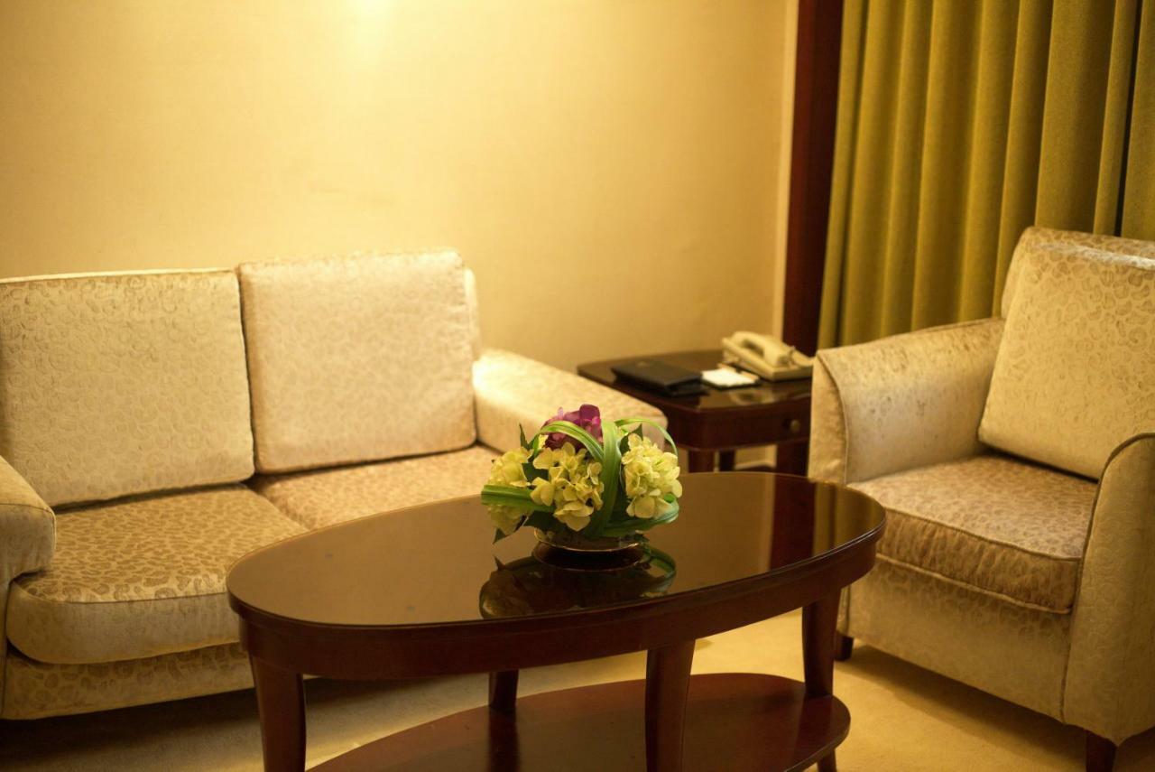 Harbour Metropolis Hotel ฝอซาน ภายนอก รูปภาพ